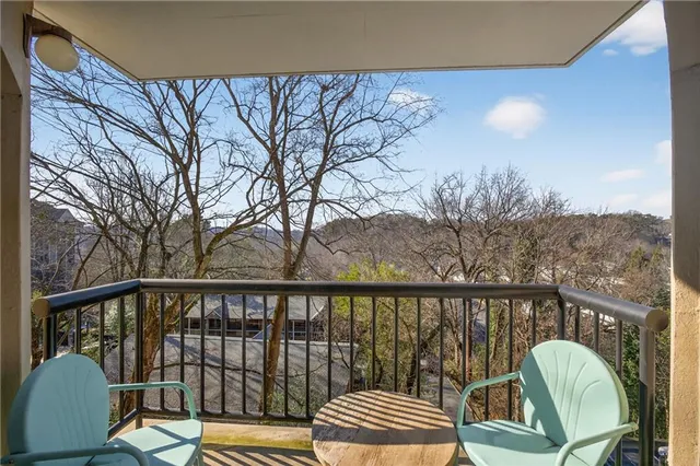 $249,000 | 1 Biscayne Drive Northwest, Unit 309, Atlanta, GA 30309