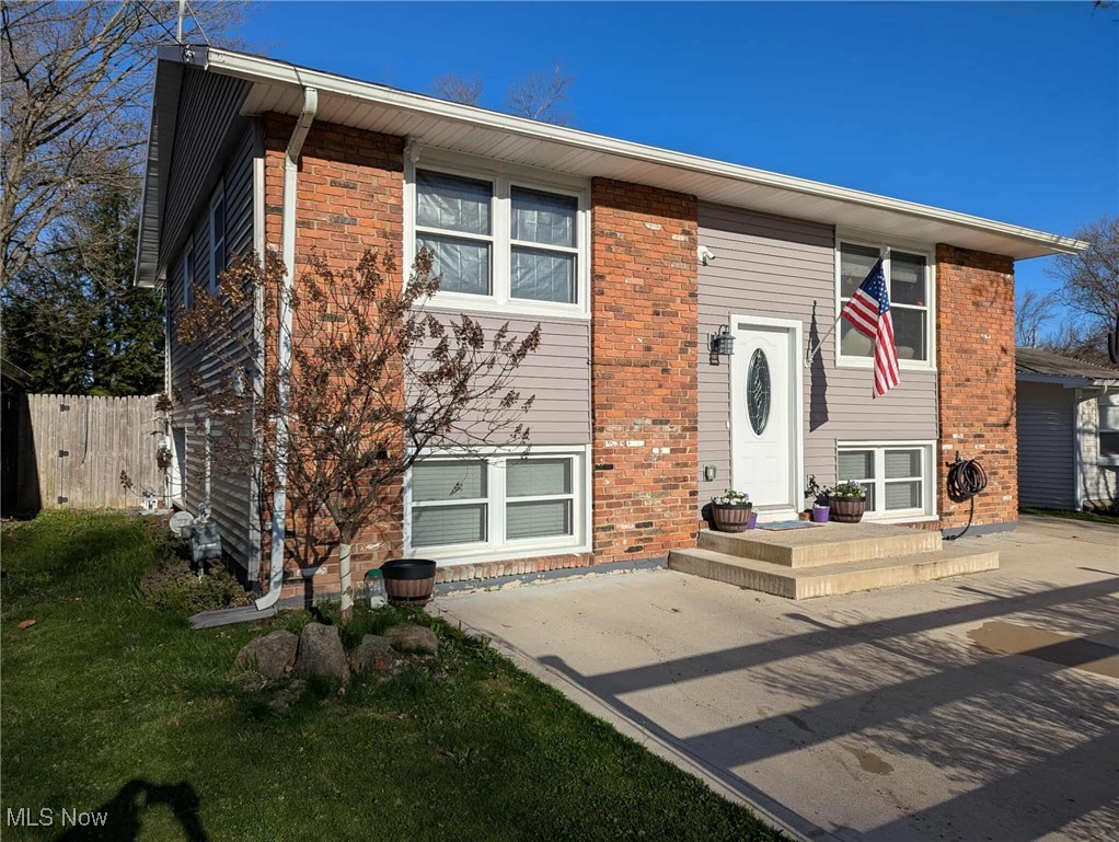 1294 Bennett Road Madison, OH 44057 - Photo 5 of 42 Front of home