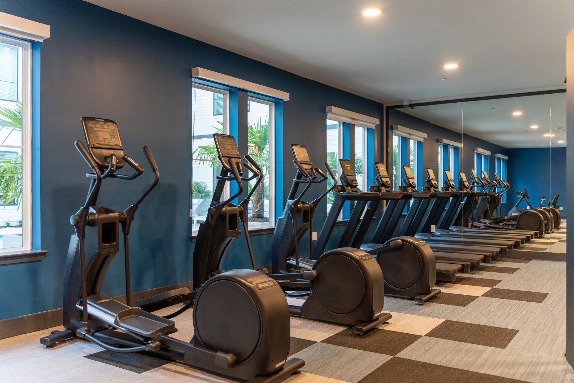 1690 North Loop, Unit 128 Houston, TX 77009 - Photo 23 of 28 a view of a room with gym equipment