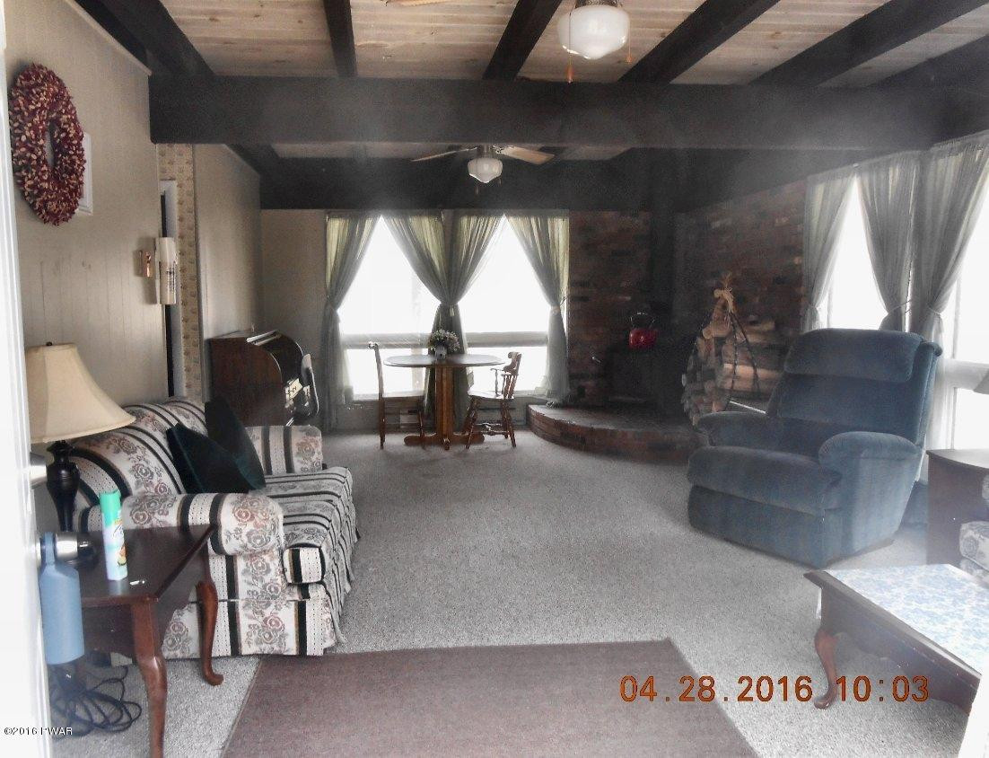 276 Forest Ridge Drive Hawley, PA 18428 - Photo 15 of 23 15-familyroom