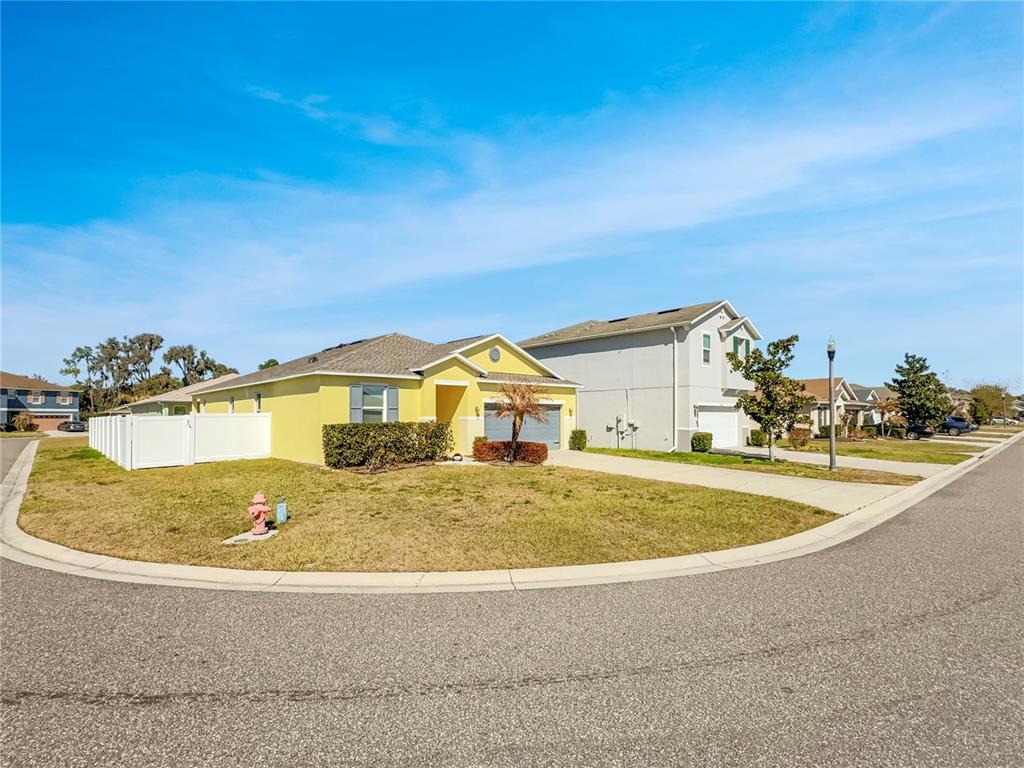 4284 Moon Shadow Loop Mulberry, FL 33860 - Photo 5 of 45