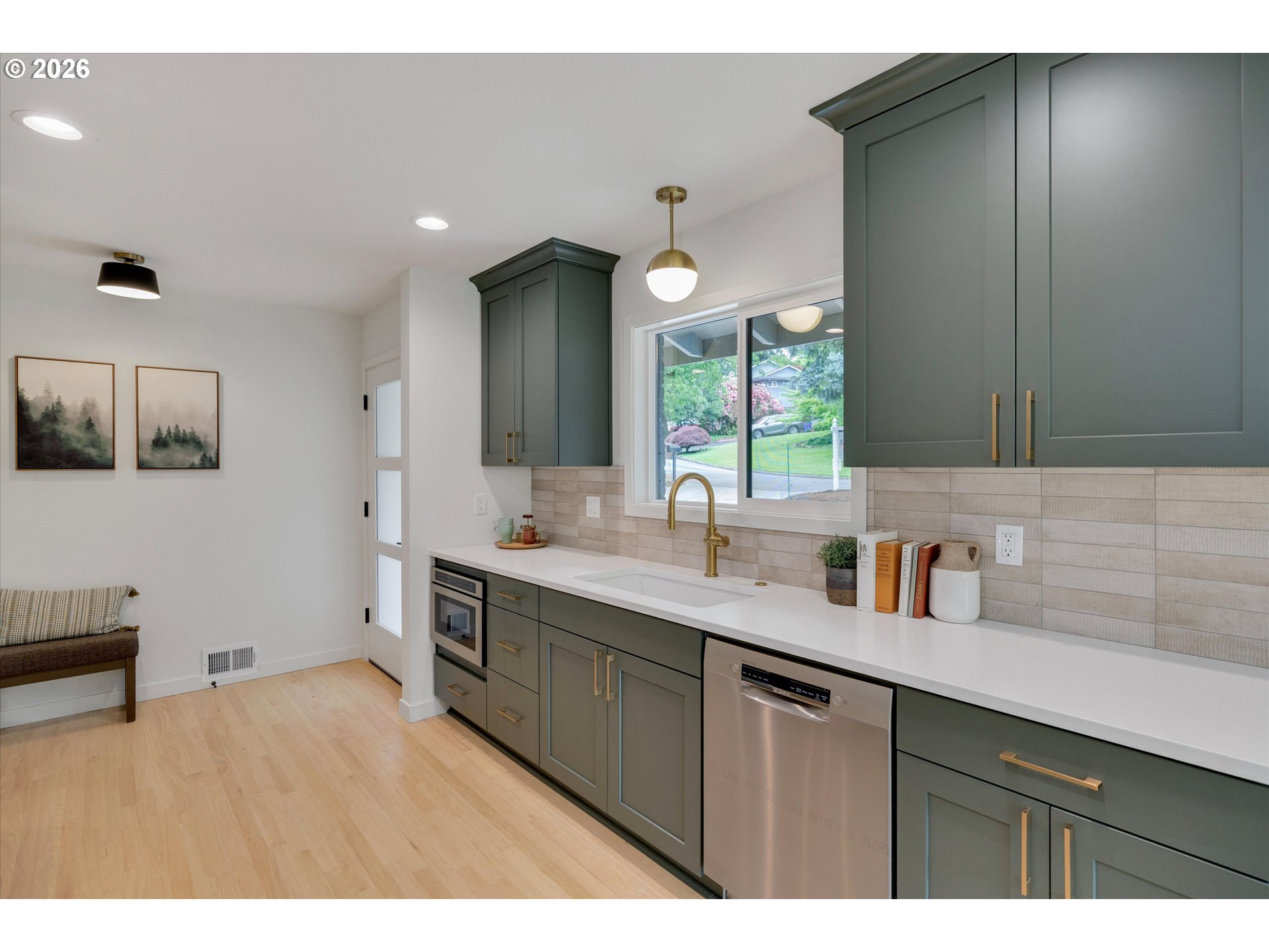8560 Southwest Gayle Lane Portland, OR 97225 - Photo 12 of 47