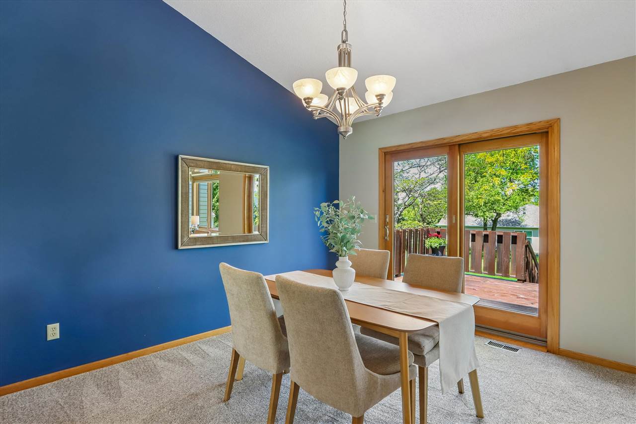 615 Pine Ridge Road Coralville, IA 52241 - Photo 8 of 36 Gallery Image 8