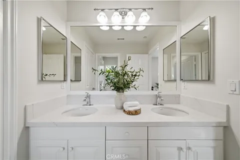 $1,850,000 | 33 Bower Tree, Irvine, CA 92603