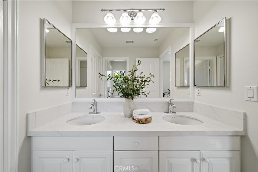 33 Bower Tree Irvine, CA 92603 - Photo 18 of 34