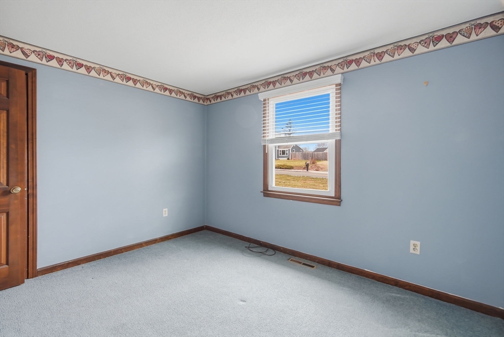 79 Porter Road East Longmeadow, MA 01028 - Photo 13 of 33