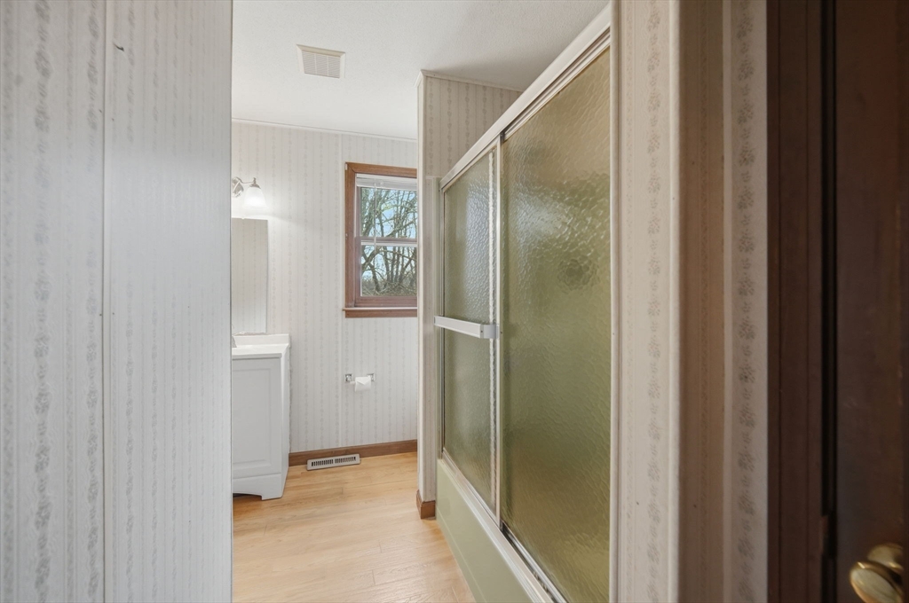 79 Porter Road East Longmeadow, MA 01028 - Photo 14 of 33