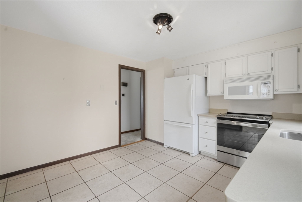 79 Porter Road East Longmeadow, MA 01028 - Photo 9 of 33