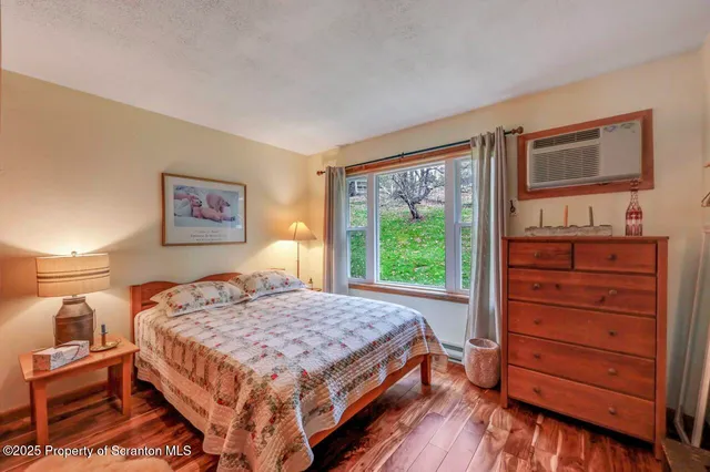 $690,000 | 242 Shore Drive, Hop Bottom, PA 18824