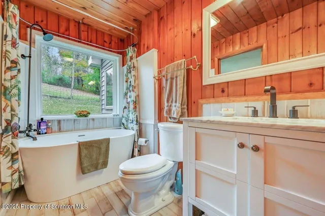 $690,000 | 242 Shore Drive, Hop Bottom, PA 18824