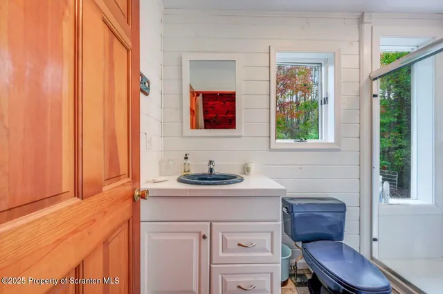 $690,000 | 242 Shore Drive, Hop Bottom, PA 18824