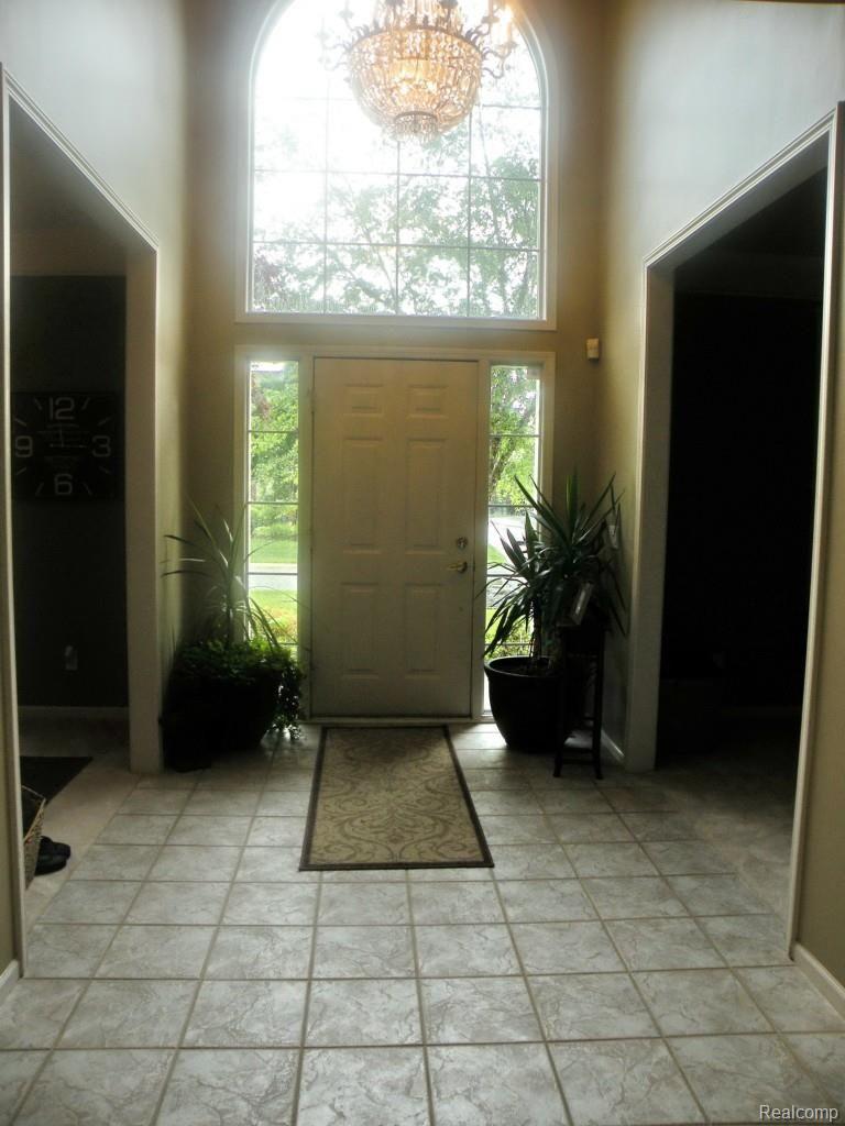 4169 Wincrest Lane Rochester, MI 48306 - Photo 4 of 27 3aa Foyer wincrest4169_10.jpg