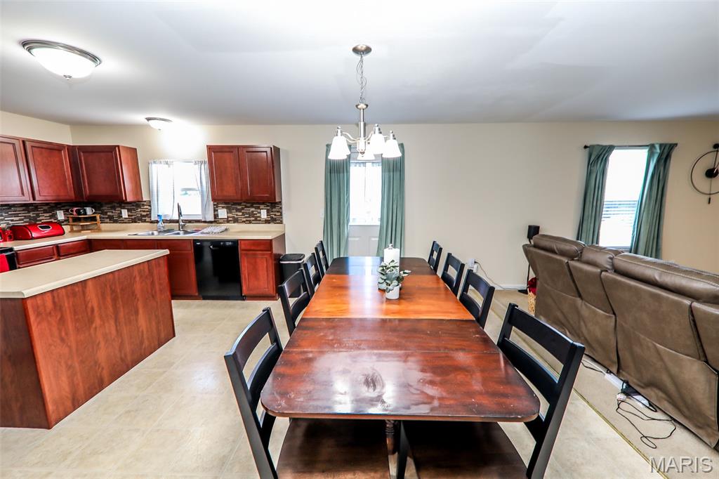 1701 Shade Tree Court Belleville, IL 62226 - Photo 9 of 39