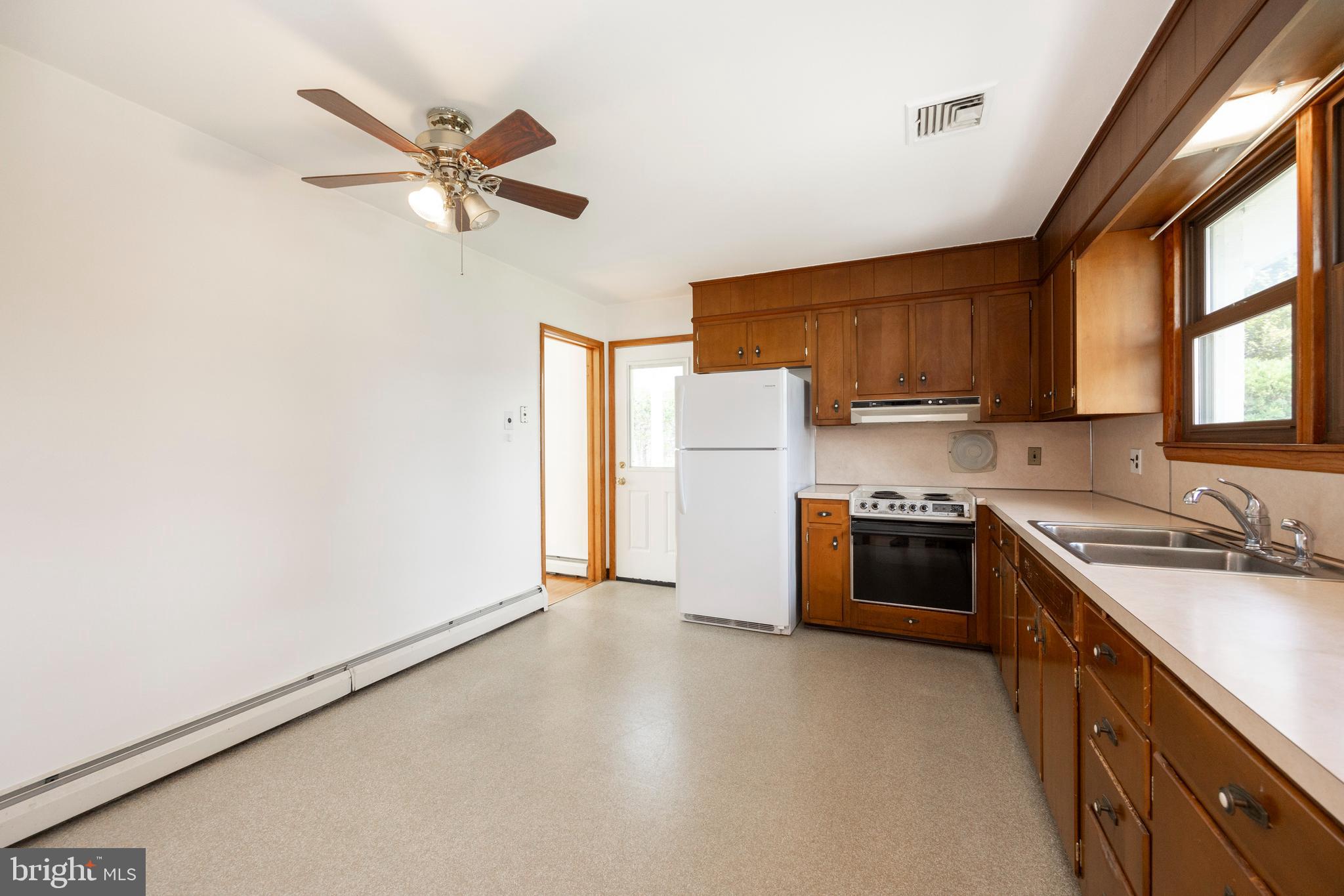 333 Ridge Avenue Spring City, PA 19475 - Photo 28 of 52 Large eat in kitchen