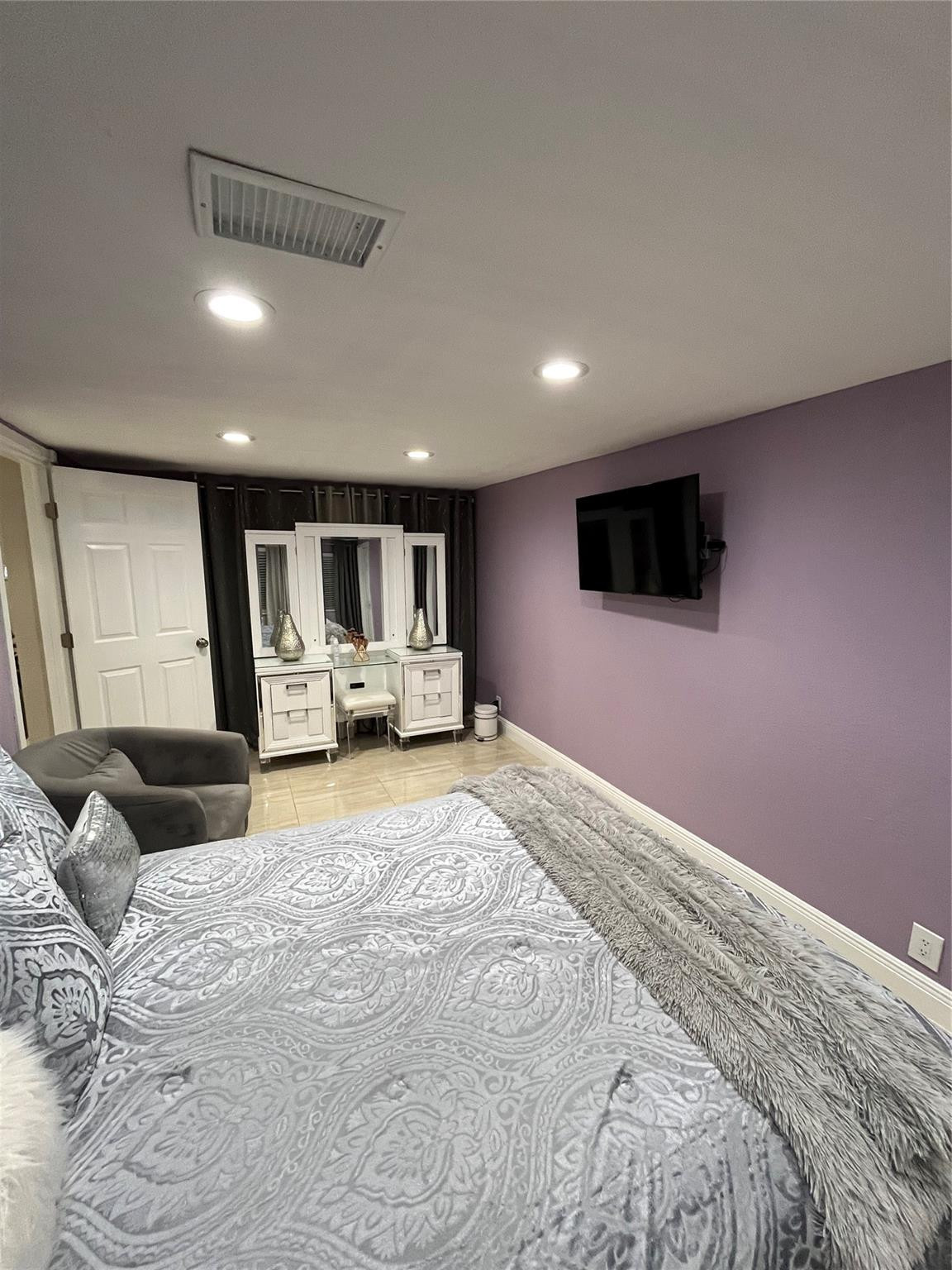 124 Davis Road Palm Springs, FL 33461 - Photo 15 of 22 Photo 15