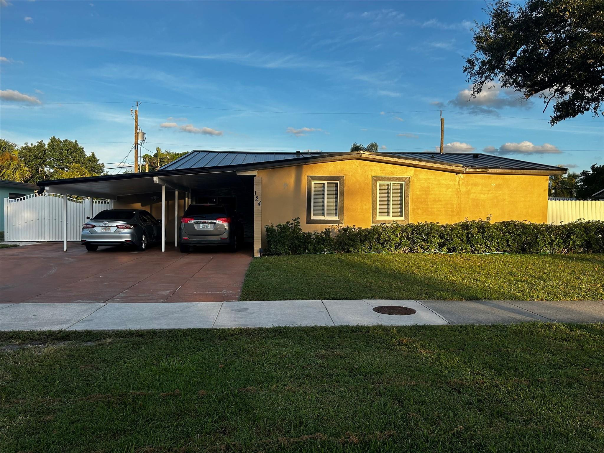 124 Davis Road Palm Springs, FL 33461 - Photo 2 of 22 Photo 2