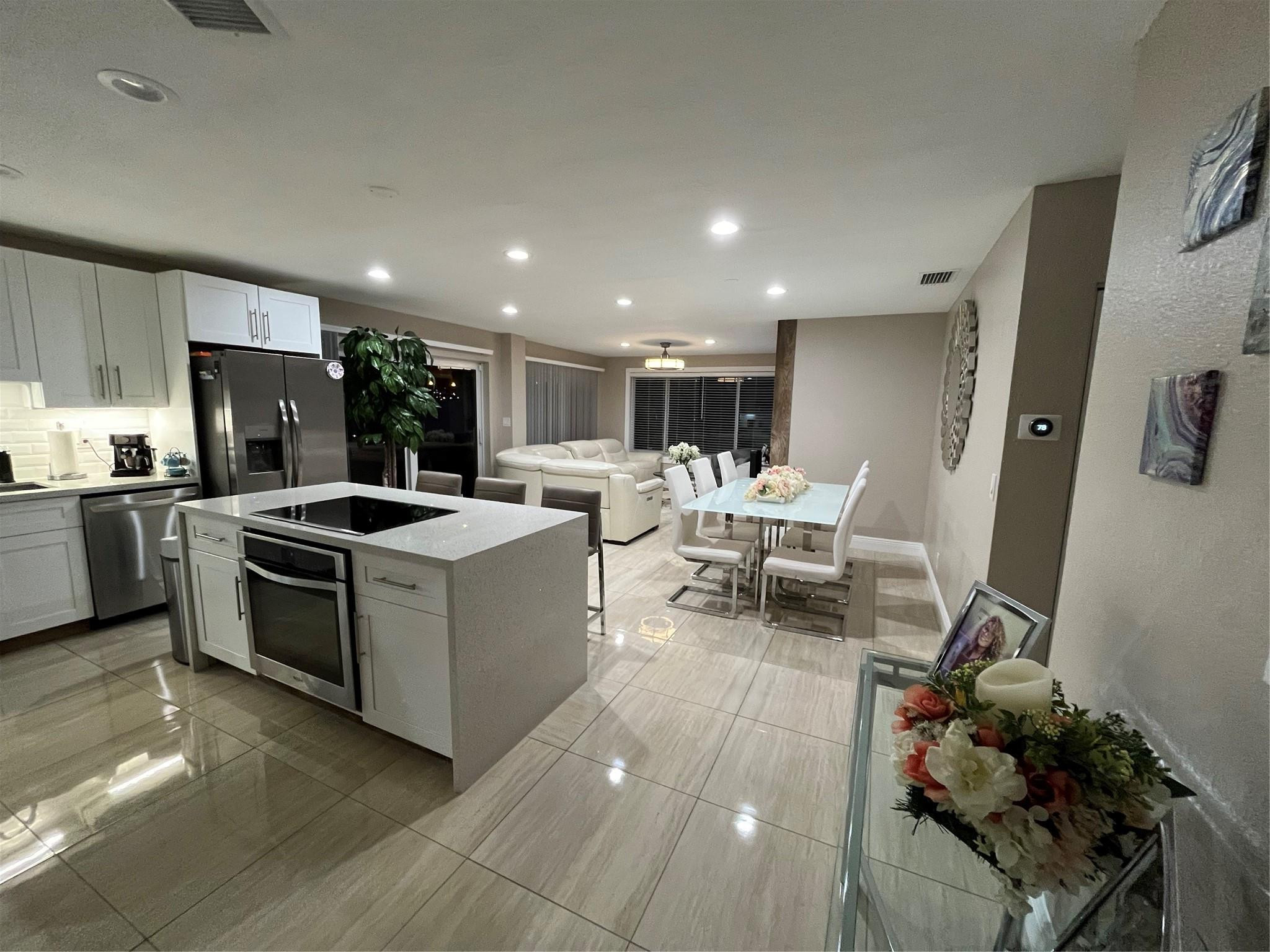 124 Davis Road Palm Springs, FL 33461 - Photo 3 of 22 Photo 3