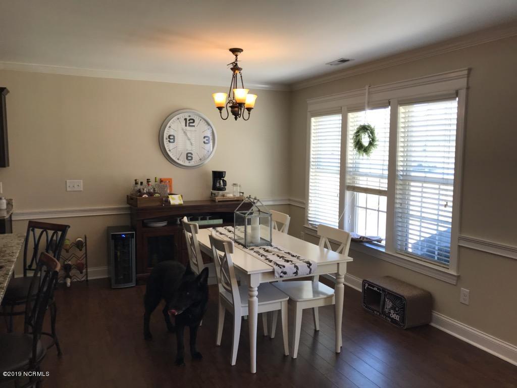 103 Jones Farm Road New Bern, NC 28560 - Photo 4 of 15 Dining Space