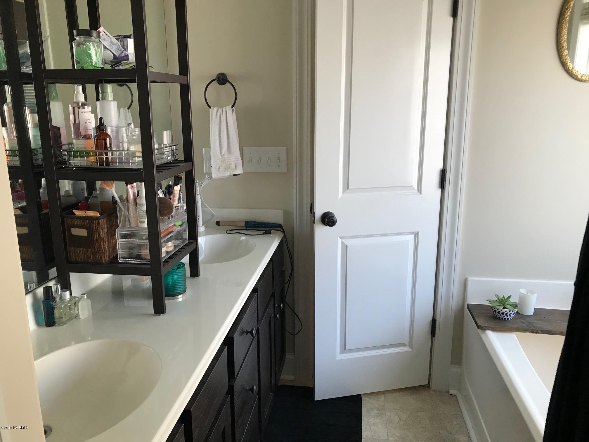 103 Jones Farm Road New Bern, NC 28560 - Photo 9 of 15 Double vanities