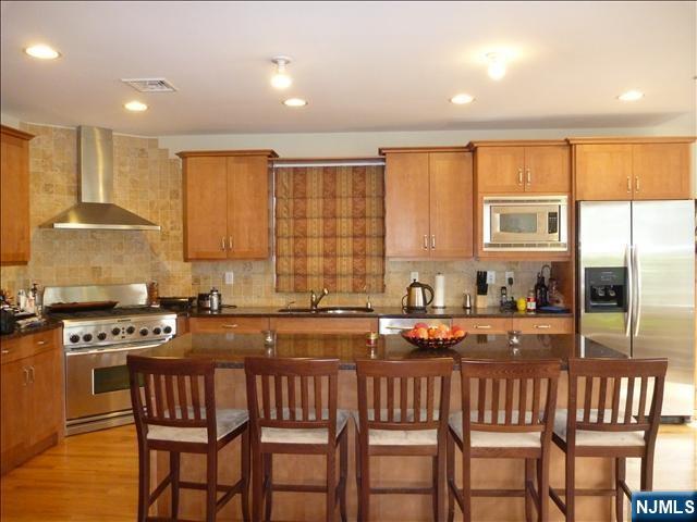 232 Riveredge Road Tenafly, NJ 07670 - Photo 2 of 16