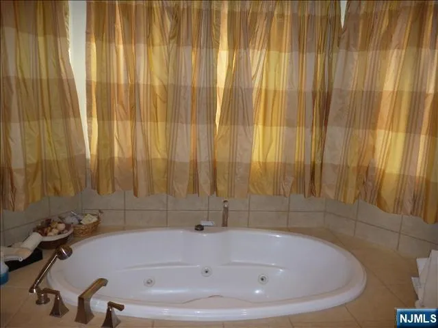 $6,750 | 232 Riveredge Road, Tenafly, NJ 07670