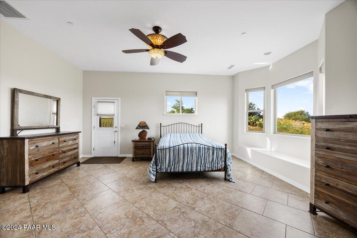 15270 East Countryside Road Mayer, AZ 86333 - Photo 15 of 67 Primary Suite - 15270 E Countryside Rd