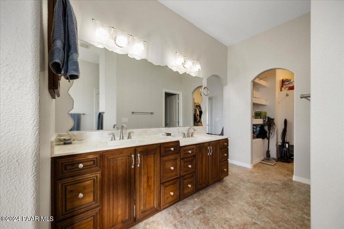 15270 East Countryside Road Mayer, AZ 86333 - Photo 19 of 67 Primary Suite - 15270 E Countryside Rd
