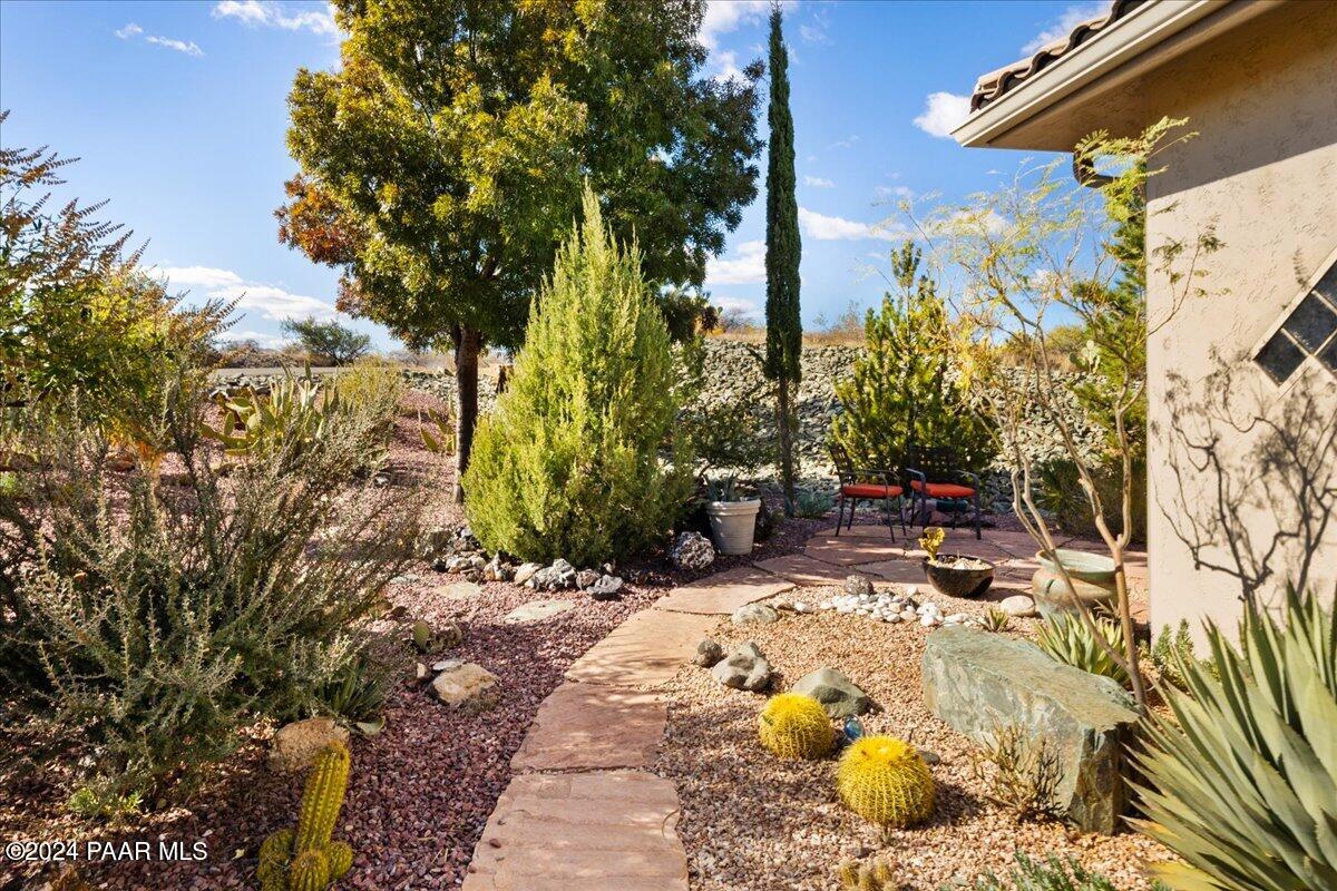 15270 East Countryside Road Mayer, AZ 86333 - Photo 42 of 67 Sitting Area - 15270 E Countryside Rd