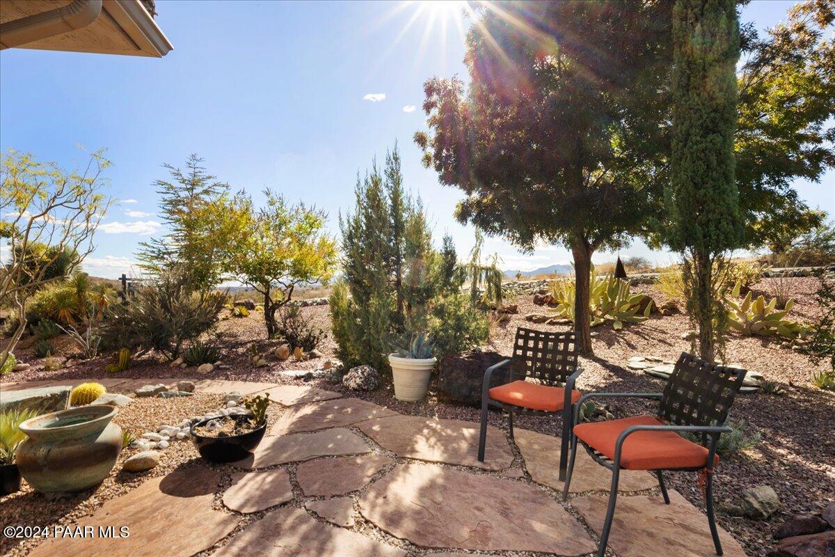 15270 East Countryside Road Mayer, AZ 86333 - Photo 43 of 67 Sitting Area - 15270 E Countryside Rd