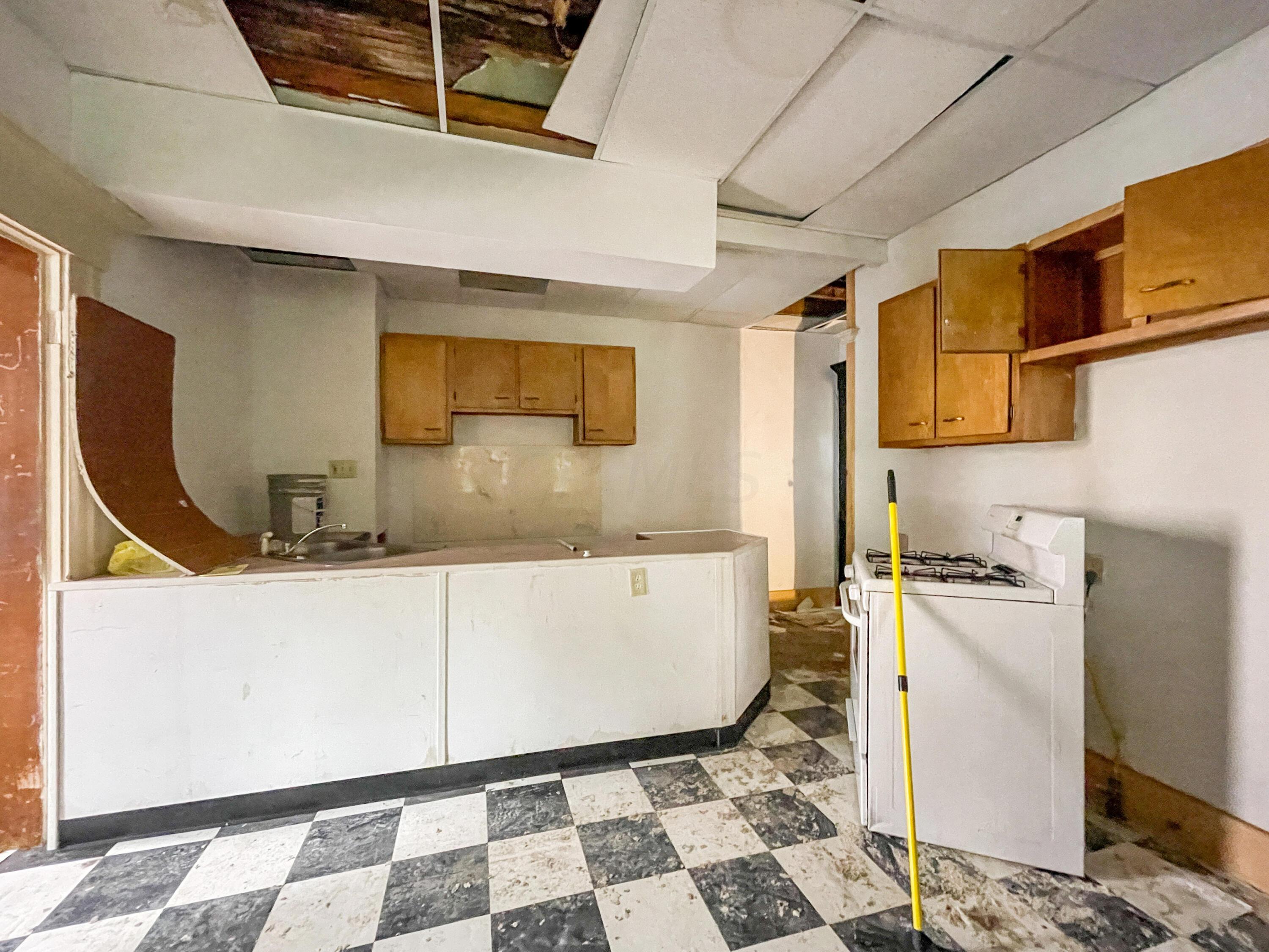 1462 Bryden Road Columbus, OH 43205 - Photo 17 of 53 B99B54FB-0833-44D0-B506-6CB5858822D9