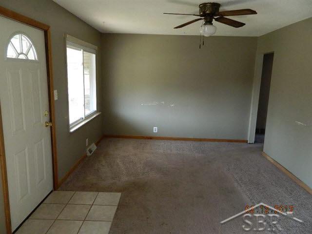 5184 Kelly Road Flint, MI 48504 - Photo 4 of 12 20088755-3.JPG