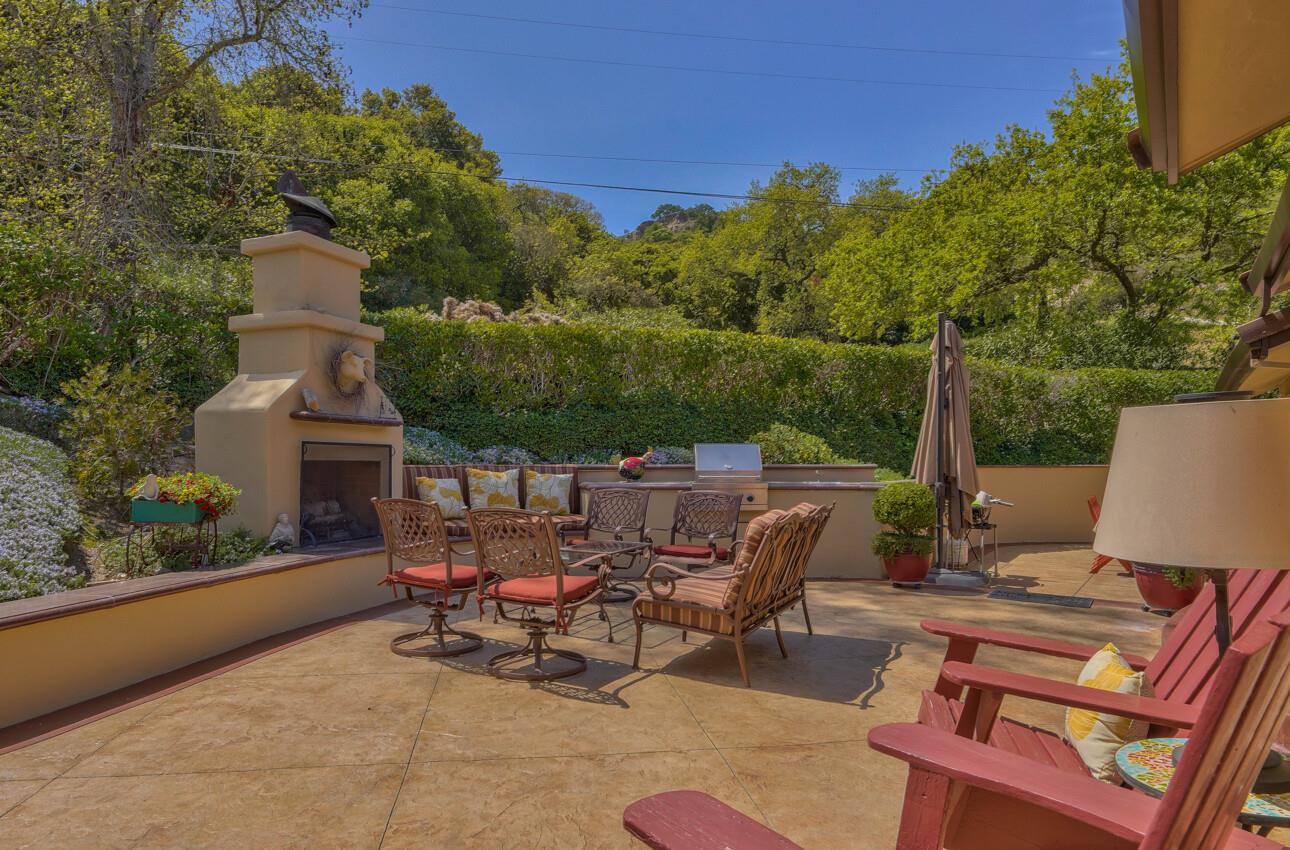190 San Benancio Road Salinas, CA 93908 - Photo 11 of 61 a view of a patio with table and chairs and potted plants