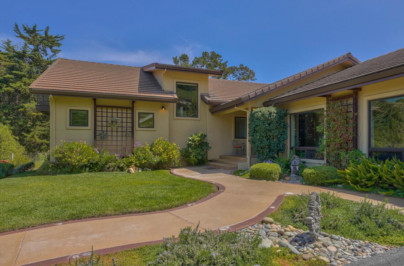 190 San Benancio Road Salinas, CA 93908 - Photo 3 of 61 a view of a house with a yard