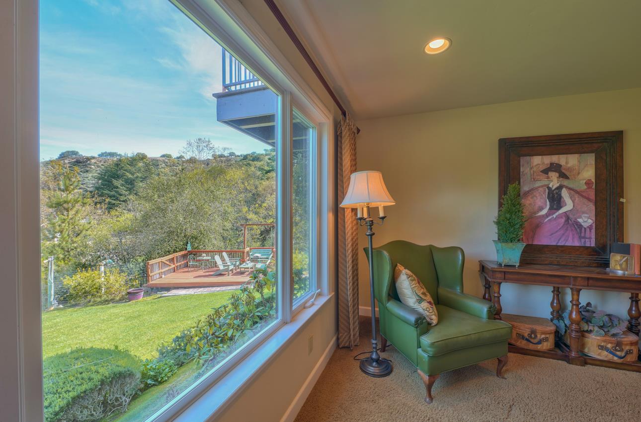 190 San Benancio Road Salinas, CA 93908 - Photo 35 of 61 a picture of a bench in a room