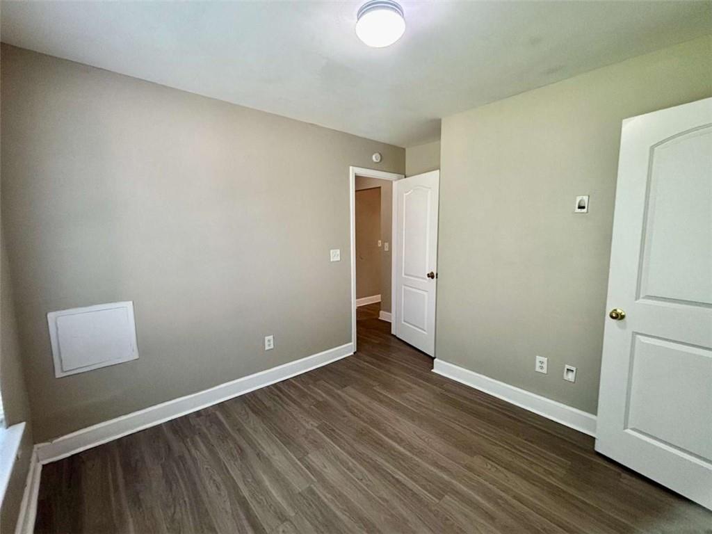 2595 Elliott Street Northwest Atlanta, GA 30318 - Photo 17 of 27