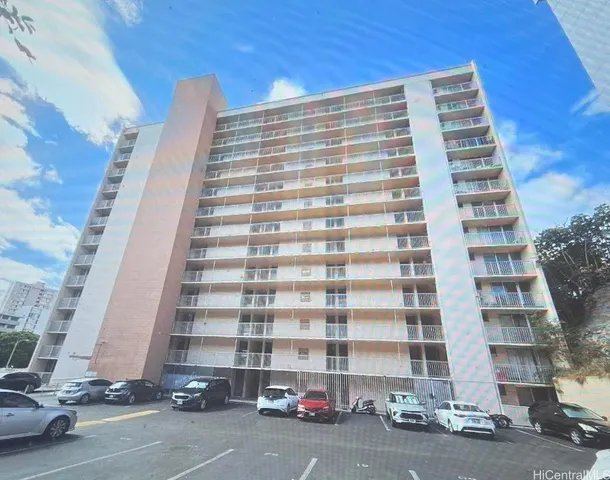 $379,900 | 801 Ala Nioi Place, Unit 206, Honolulu, HI 96818