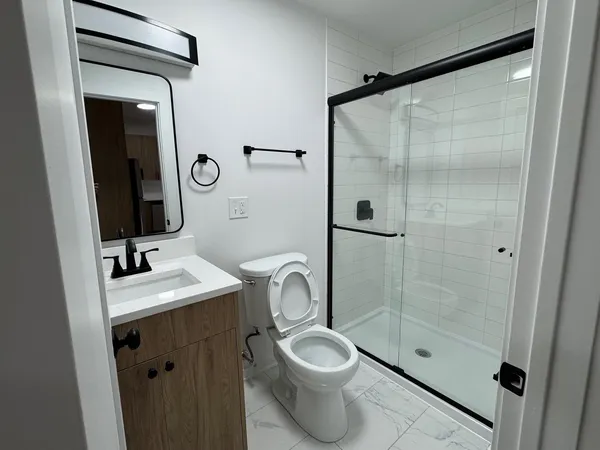$2,395 | 2156 West Arthur Avenue, Unit 1, Chicago, IL 60645