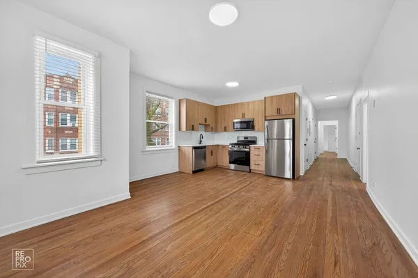 $2,395 | 2156 West Arthur Avenue, Unit 1, Chicago, IL 60645