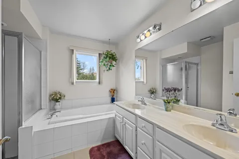 $595,000 | 2806 Stanford Drive, Arlington Heights, IL 60004