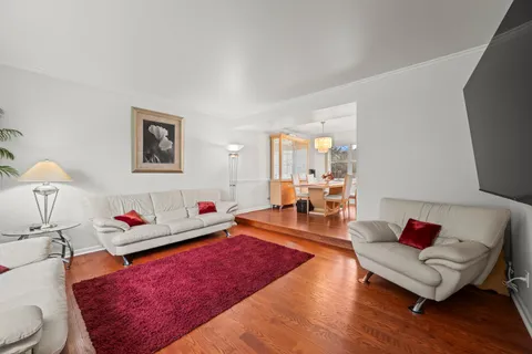 $595,000 | 2806 Stanford Drive, Arlington Heights, IL 60004