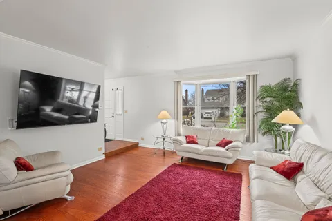 $595,000 | 2806 Stanford Drive, Arlington Heights, IL 60004