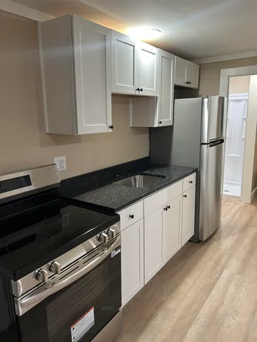 $975 | 15 A Highland Street, Rochester, NH 03868