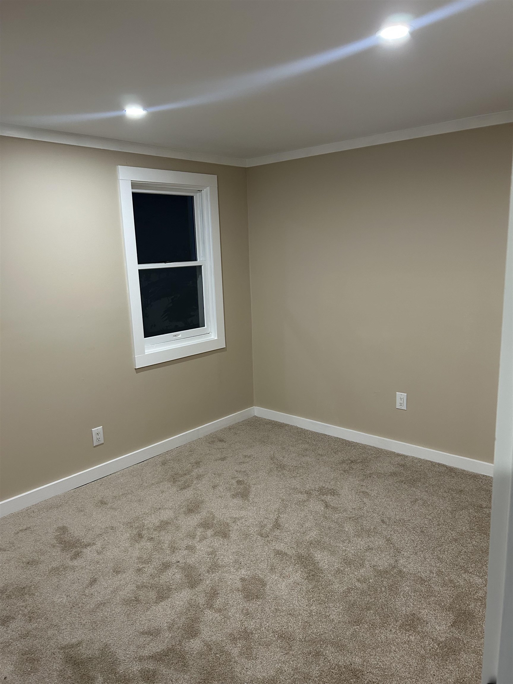 15 A Highland Street Rochester, NH 03868 - Photo 2 of 4