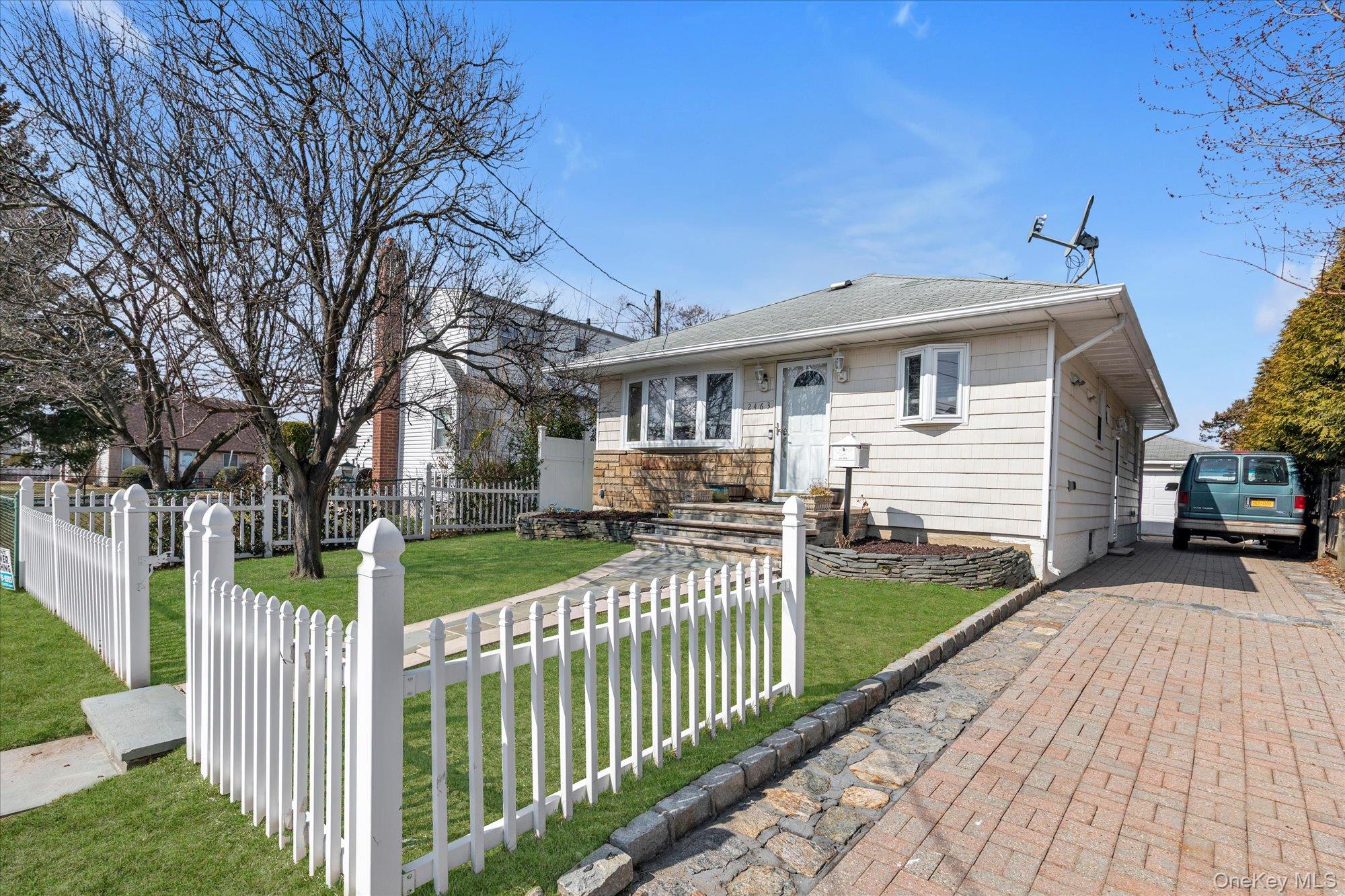 2463 Lindy Road Westbury, NY 11590 - Photo 17 of 17