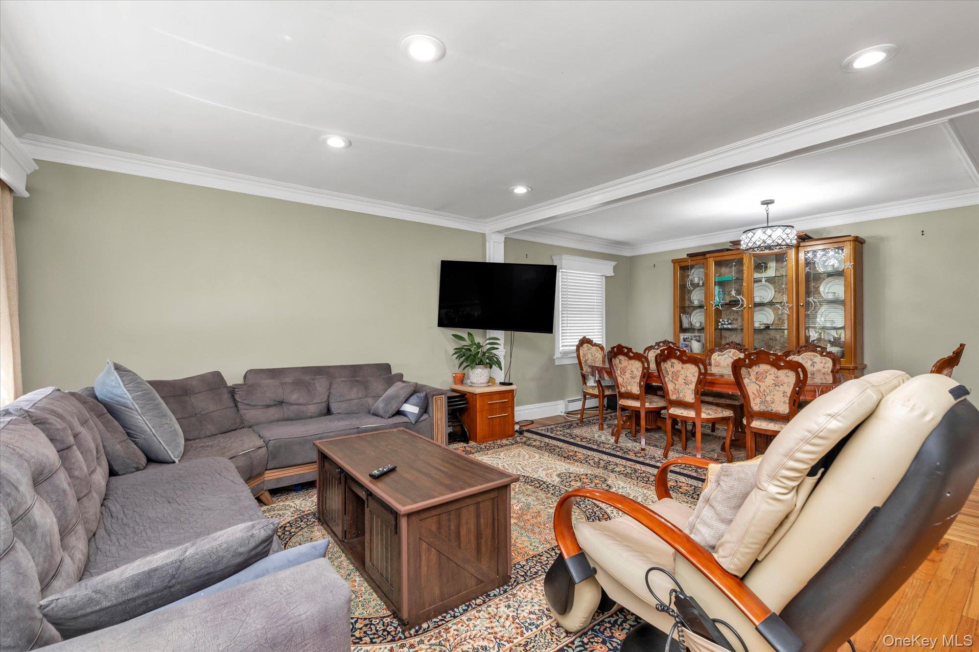 2463 Lindy Road Westbury, NY 11590 - Photo 3 of 17