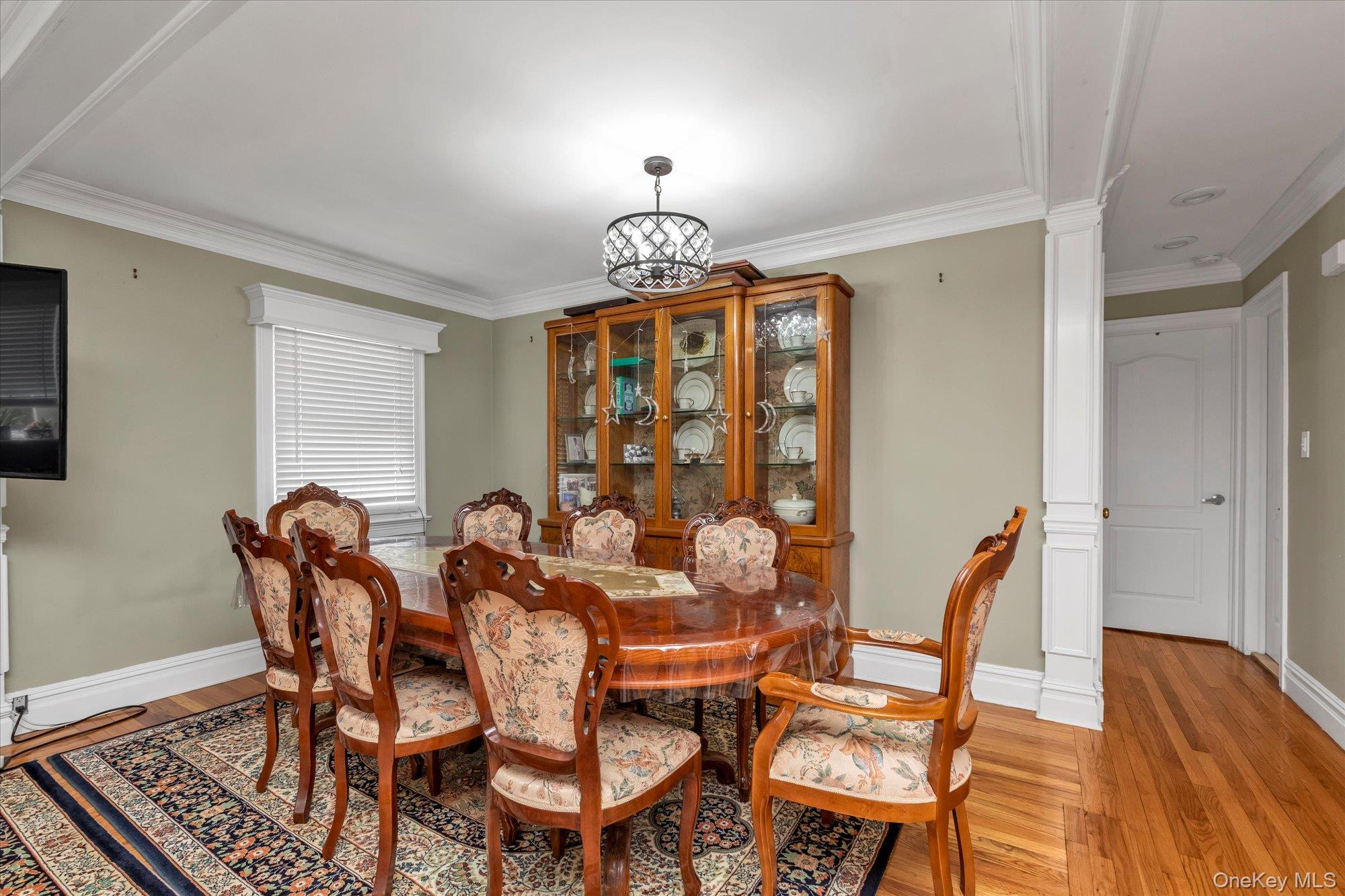 2463 Lindy Road Westbury, NY 11590 - Photo 5 of 17