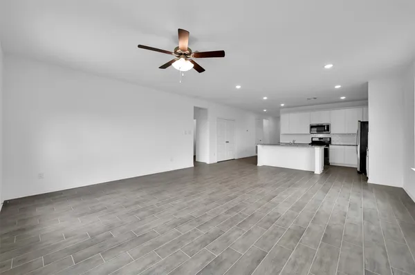 $2,200 | 9699 Caney Trails Road, Conroe, TX 77303