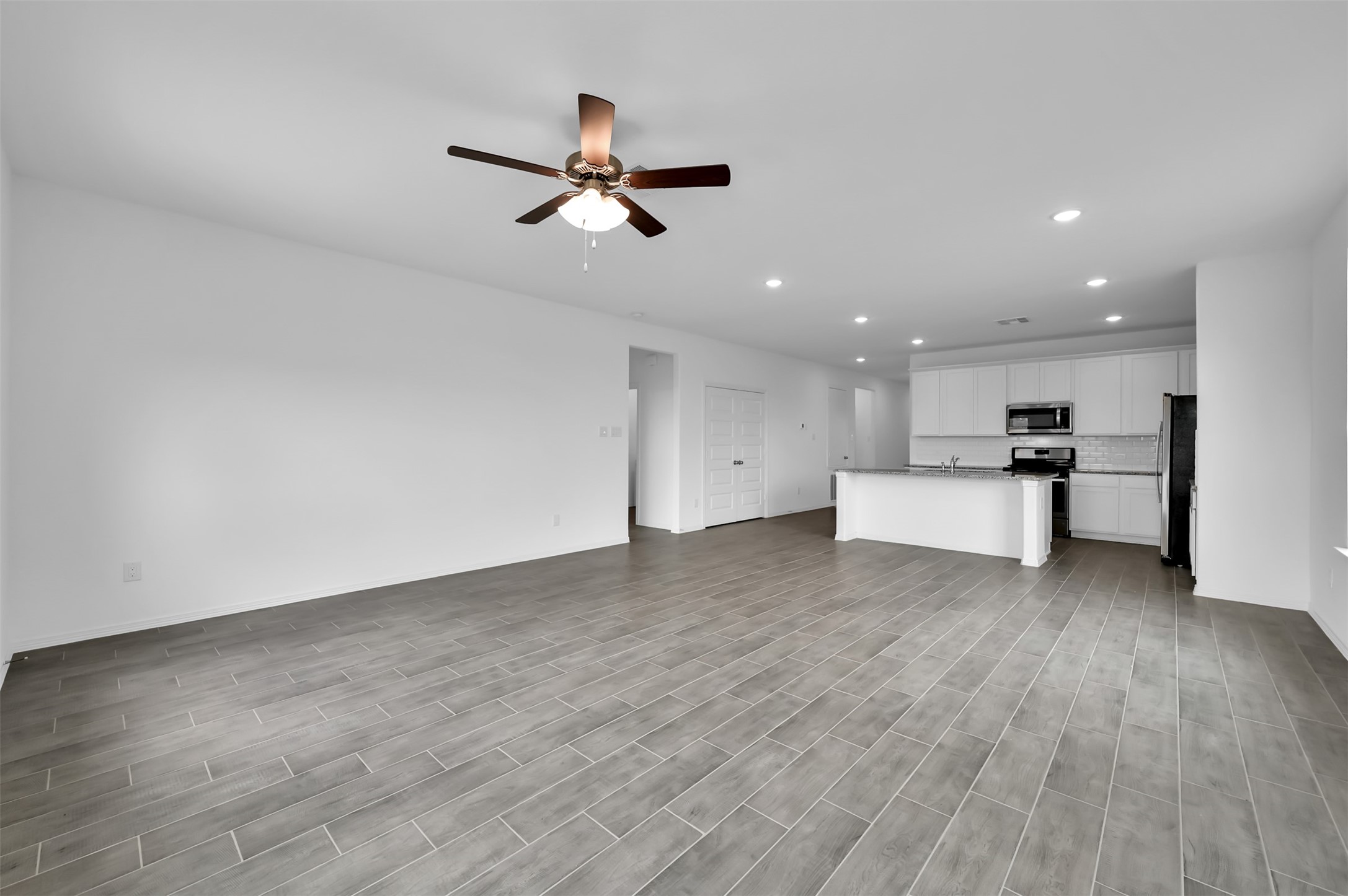 9699 Caney Trails Road Conroe, TX 77303 - Photo 6 of 16