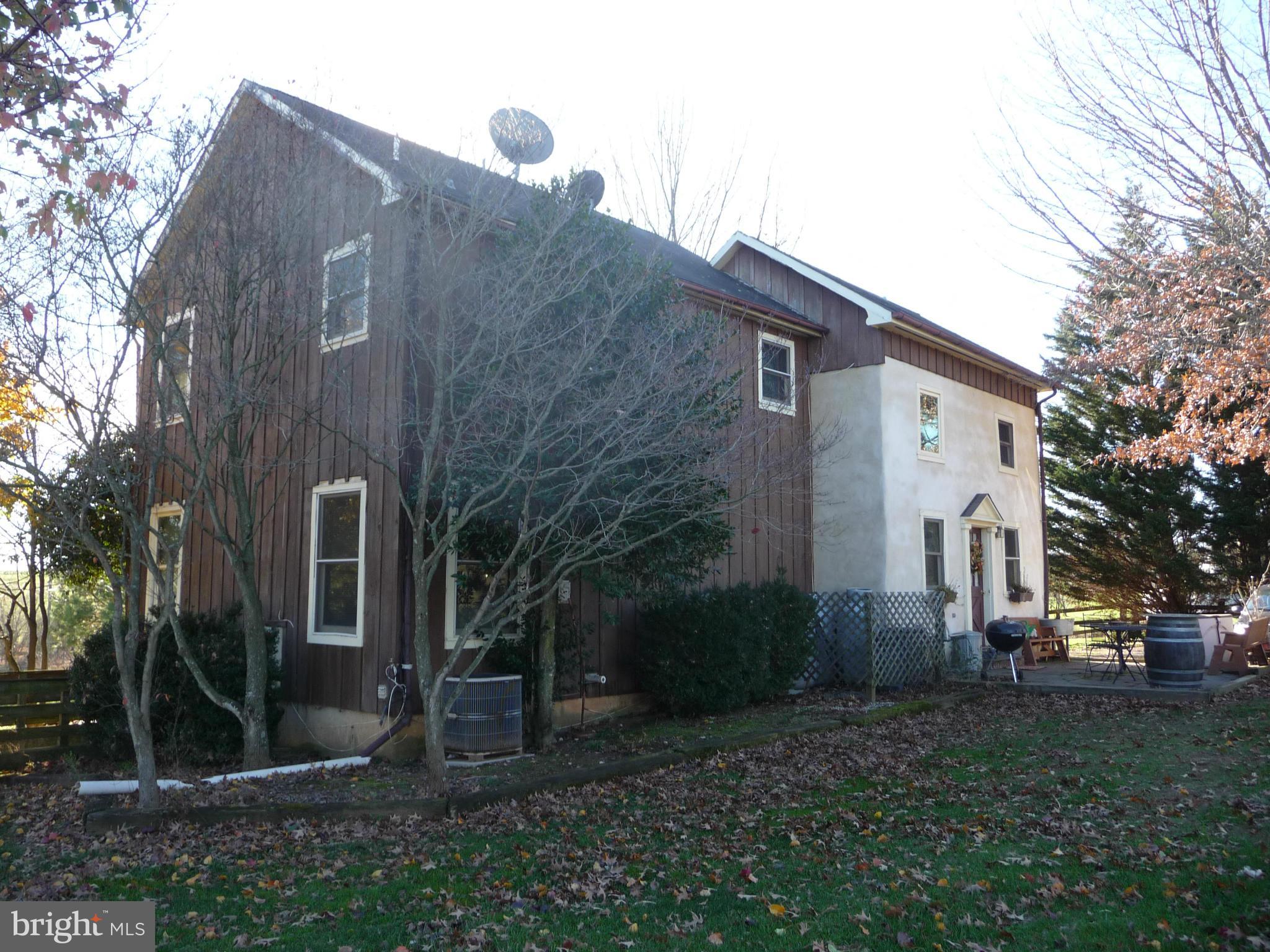 38472 Nixon Road Purcellville, VA 20132 - Photo 3 of 10 Fabulous mix of old and new..