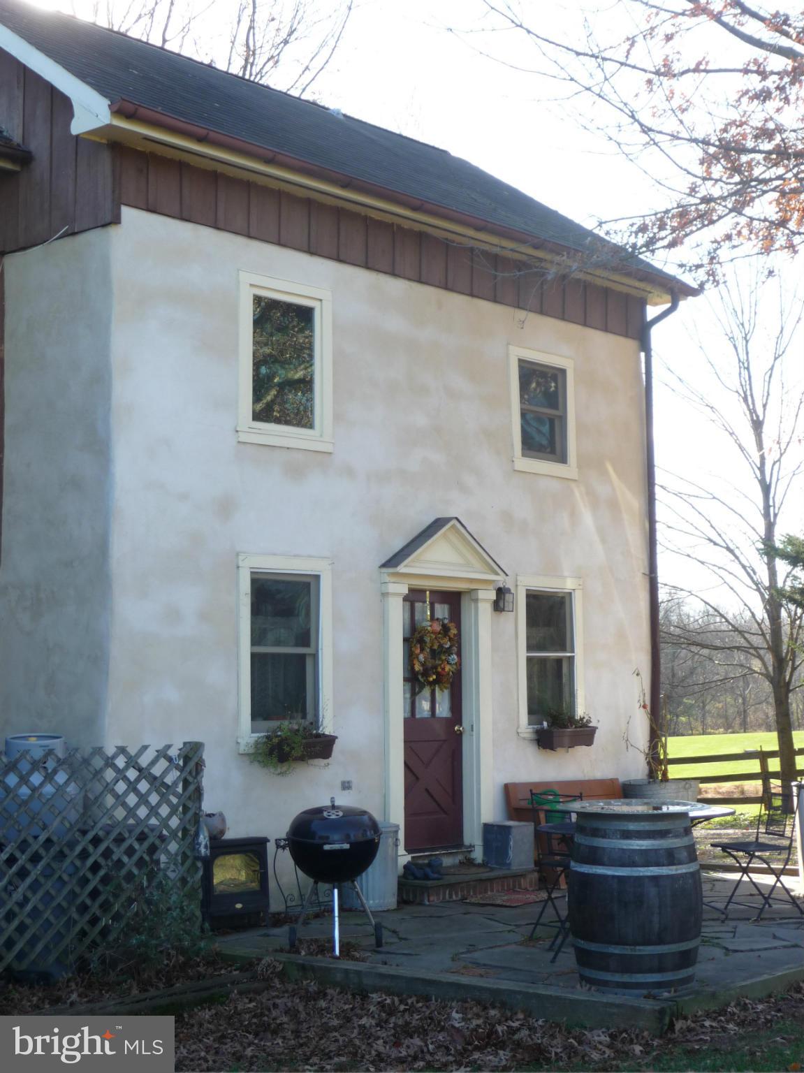 38472 Nixon Road Purcellville, VA 20132 - Photo 4 of 10 A closer view of the historic section..